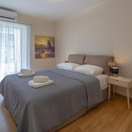 Sagittarius - Faliro Sea Side Apartment Athens Ngoại thất bức ảnh